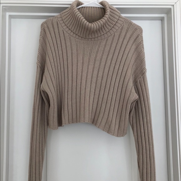 Forever 21 Sweaters - Forever 21 Cropped Turtleneck Sweater